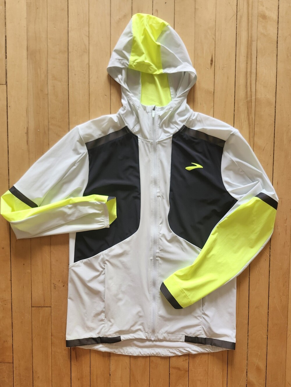 Brooks Carbonite Jacket, Lightweight And Reflective For Running, Size S